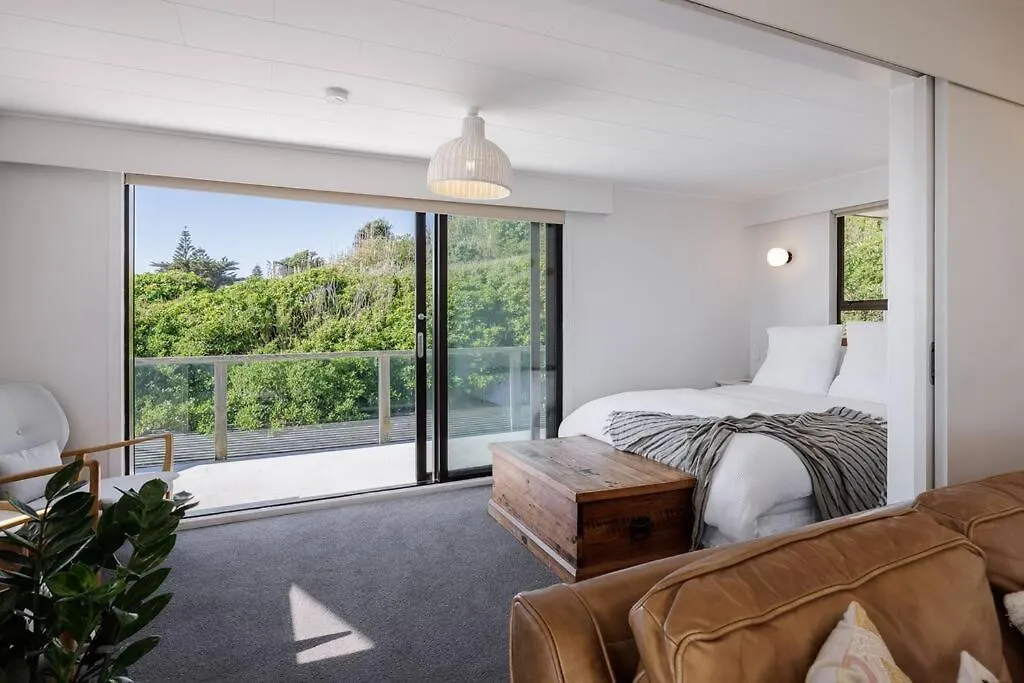 The Big Bach Apartment Paraparaumu