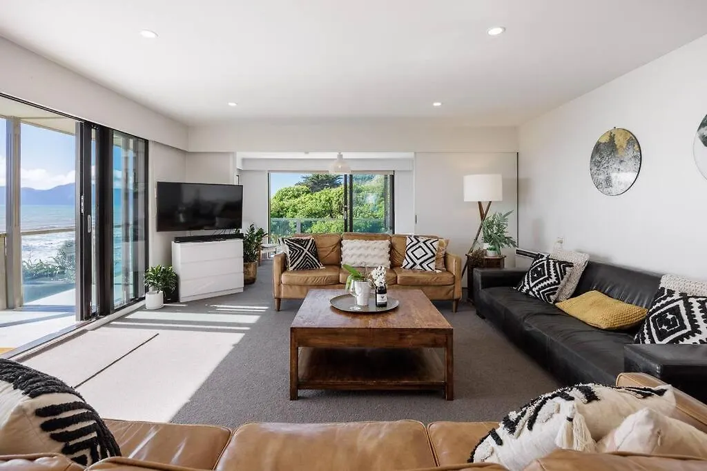 The Big Bach Apartment Paraparaumu