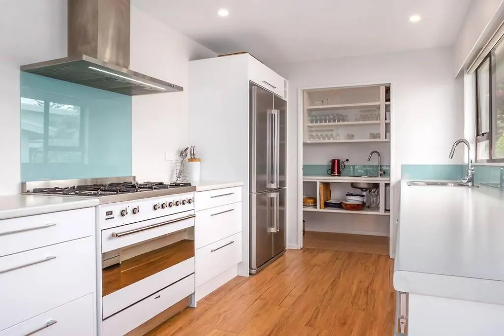 The Big Bach Apartment Paraparaumu