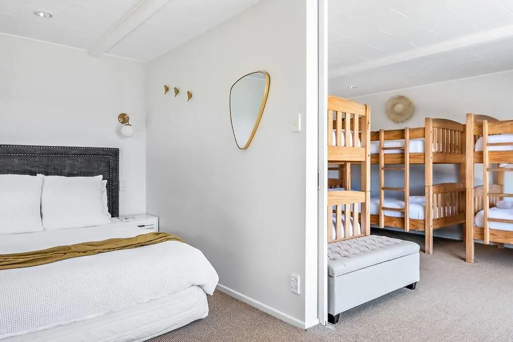 The Big Bach Apartment Paraparaumu