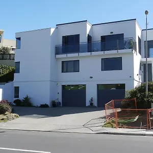 379 Kapiti Bed & Breakfast